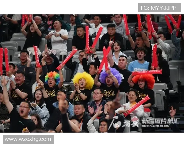 新疆男篮与天津男篮激战正酣谁能在赛场上笑到最后